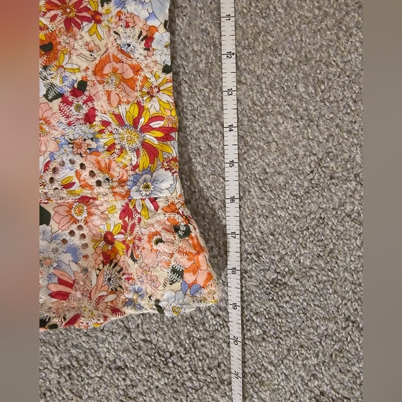 Solitaire Spring Floral Ruffle Sleeve & Waist Detail Embroidery Size Small - Picture 3 of 8